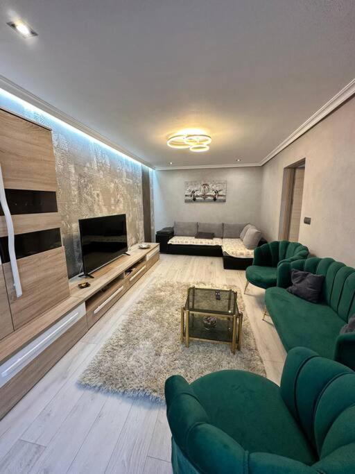 Stylish Apartment In Dambu Тыргу-Муреш Экстерьер фото